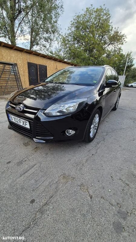 Negru Utilizat 2013 Ford Focus ST-Line Break | 3.500 EUR (Super Preț) - Imagine 1/4