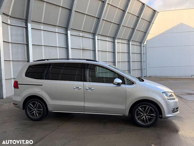 Second-hand VW Sharan Style 140 CP (102 kW) 2015 Culoareargint Monovolum