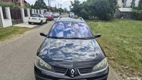 Negru Utilizat 2007 Renault Laguna II Break | 1.950 EUR (Preț bun) - Imagine 1/4