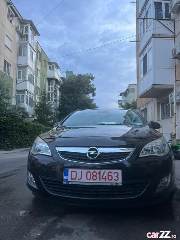 Utilizat 2011 Opel Astra Break | 3.700 EUR (Preț OK) - Imagine 1/4