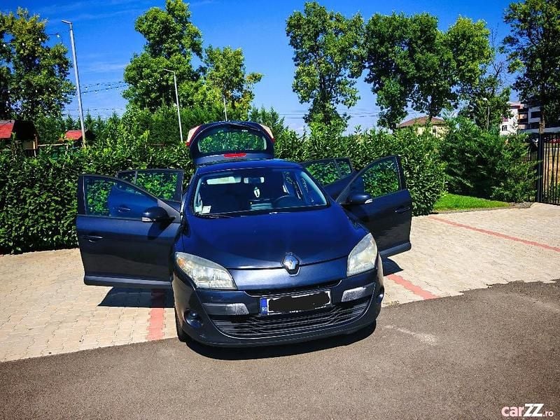 Gri Utilizat 2010 Renault Mégane III Berlinǎ | 3.700 EUR (Preț OK) - Imagine 1/4