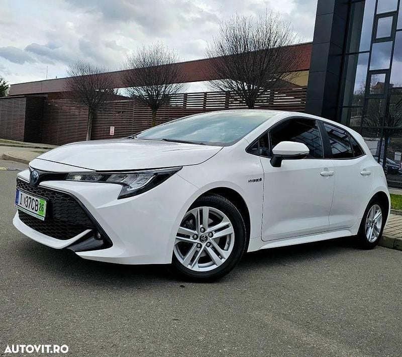 Second-hand Toyota Corolla Business Edition 122 CP (89 kW) 2020 Culoarealb Hatchback