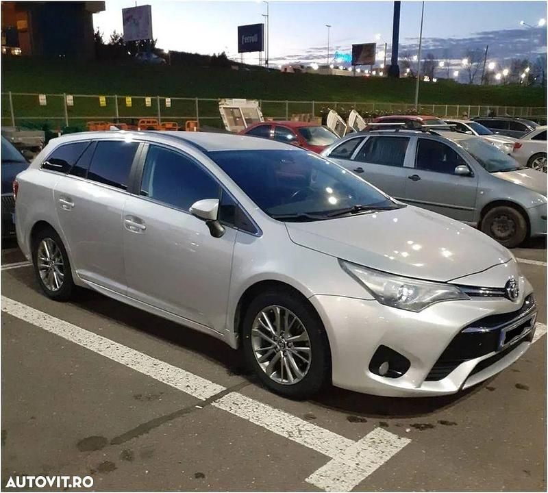 Culoaregri Utilizat 2017 Toyota Avensis Luxury Break | 12.300 EUR (Preț OK) - Imagine 1/4