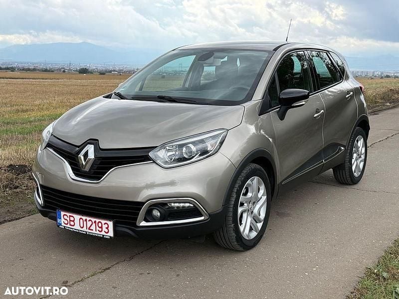 Culoaremaro Utilizat 2016 Renault Captur LIMITED SUV | 8.790 EUR (Preț bun) - Imagine 1/4