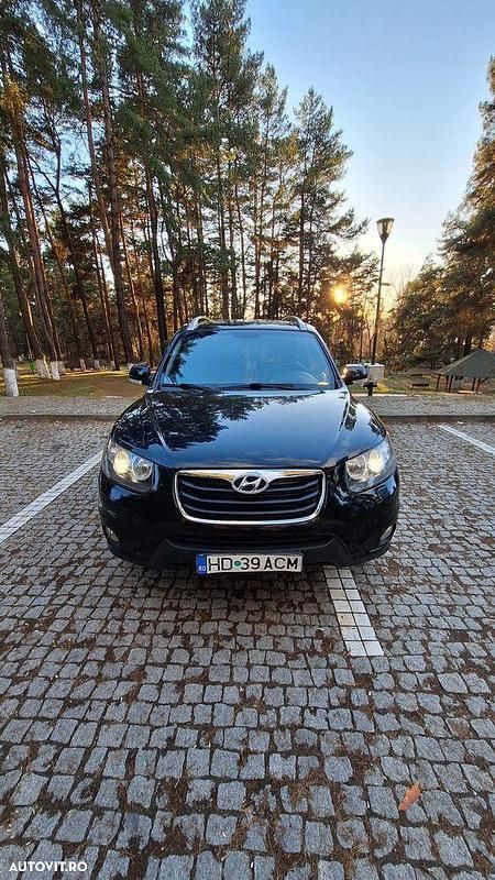 Negru Utilizat 2011 Hyundai Santa Fe Comfort SUV | 6.000 EUR - Imagine 1/4