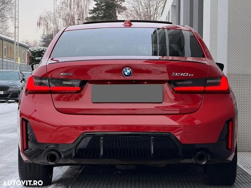 Second-hand BMW 330e Comfort Edition 292 CP (214 kW) 2022 Culoarerosu Berlinǎ