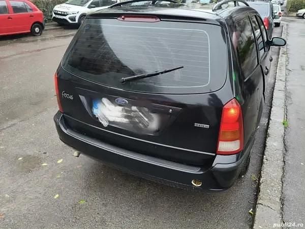 Negru Utilizat 2002 Ford Focus Break | 1.000 EUR (Preț OK) - Imagine 1/4