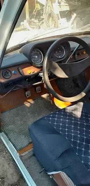 Utilizat 1987 Wartburg 353 Berlinǎ | 1.750 EUR - Imagine 1/4