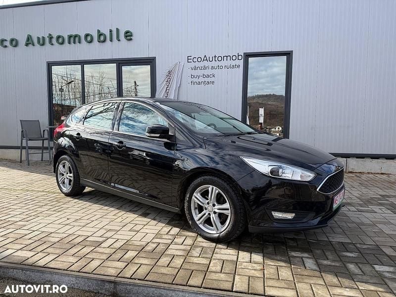 Culoarenegru Utilizat 2015 Ford Focus Trend Hatchback | 6.990 EUR (Preț OK) - Imagine 1/4