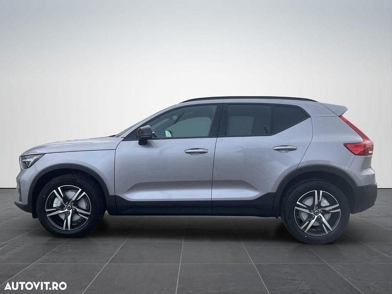 Nouă Volvo XC40 Plus 197 CP (144 kW) 2025 Culoareargint SUV