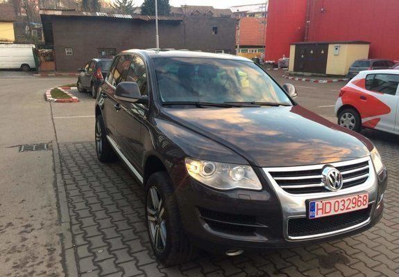 Negru Utilizat 2009 VW Touareg SUV | 11.300 EUR (Scump) - Imagine 1/4