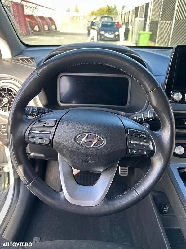 Culoarealb Utilizat 2022 Hyundai Kona SUV | 21.000 EUR (Preț OK) - Imagine 1/4