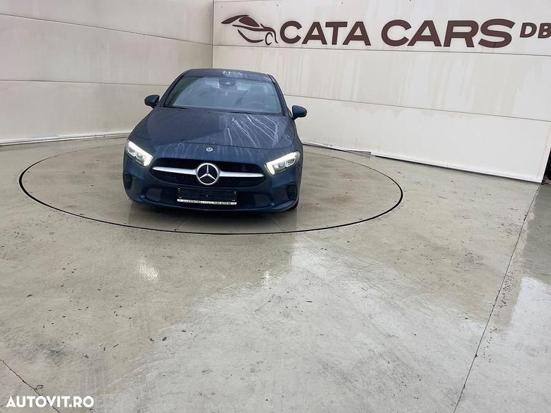 Second-hand Mercedes A180 116 CP (85 kW) 2019 Culoarealbastru Berlinǎ