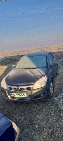 Gri Utilizat 2009 Opel Astra Hatchback | 2.600 EUR (Preț OK) - Imagine 1/2