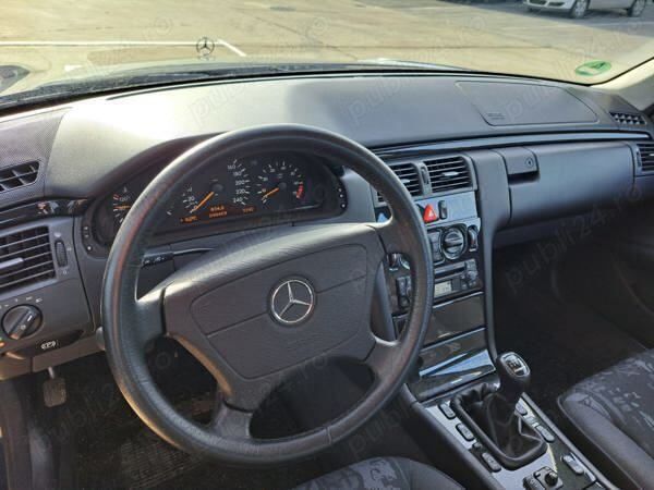 Second-hand Mercedes 240 170 CP (125 kW) 1999 Berlinǎ