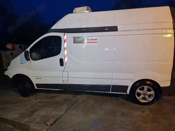 Second-hand Renault Trafic 84 CP (61 kW) 2014 Alb Monovolum