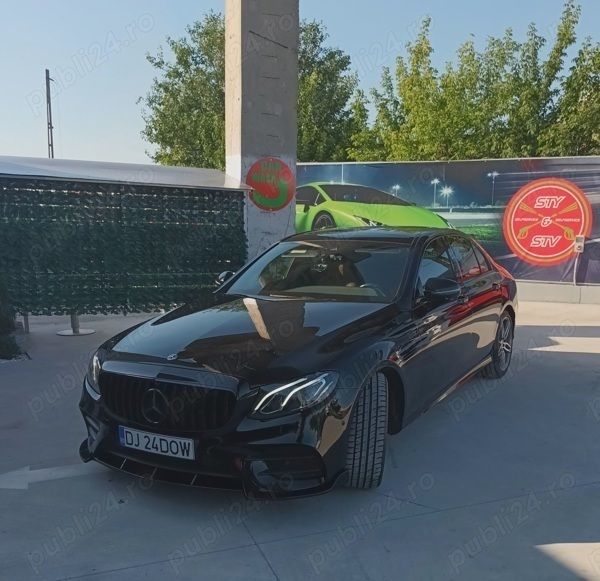 Negru Utilizat 2019 Mercedes E220 AMG Berlinǎ | 34.800 EUR - Imagine 1/4