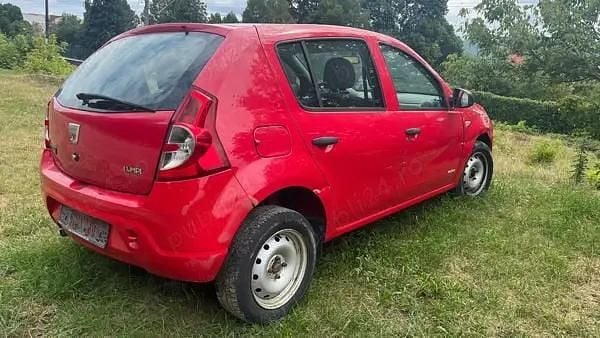 Second-hand Dacia Sandero 75 CP (55 kW) 2010 Rosu Hatchback