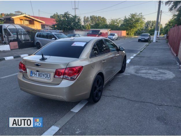 Second-hand Chevrolet Cruze 113 CP (83 kW) 2010 Galbeuriu Berlinǎ