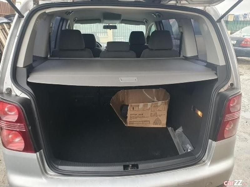 Second-hand VW Touran 140 CP (102 kW) 2009 Monovolum