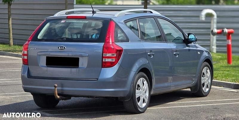 Second-hand Kia Ceed LX 115 CP (84 kW) 2008 Culoaregri Hatchback