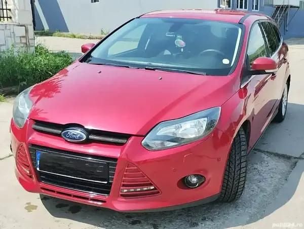 Rosu Utilizat 2012 Ford Focus Titanium Break | 5.600 EUR (Puțin scump) - Imagine 1/4