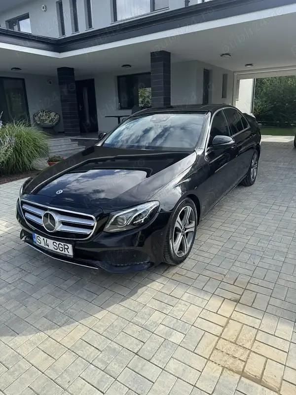 Negru Utilizat 2017 Mercedes E350 Berlinǎ | 24.900 EUR (Preț OK) - Imagine 1/4