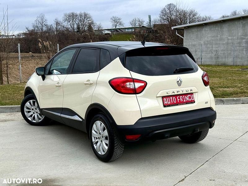 Second-hand Renault Captur Dynamique 90 CP (66 kW) 2013 Culoaremaro SUV