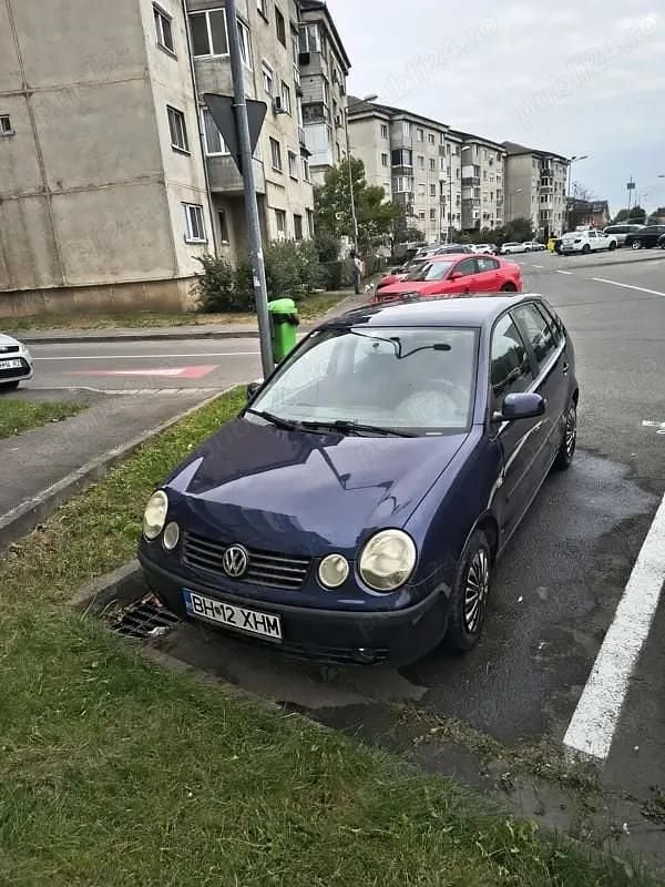 Albastru Utilizat 2004 VW Polo Hatchback | 1.900 EUR - Imagine 1/4