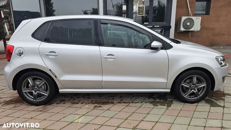 Argint Utilizat 2010 VW Polo Hatchback | 4.150 EUR (Preț OK) - Imagine 1/4