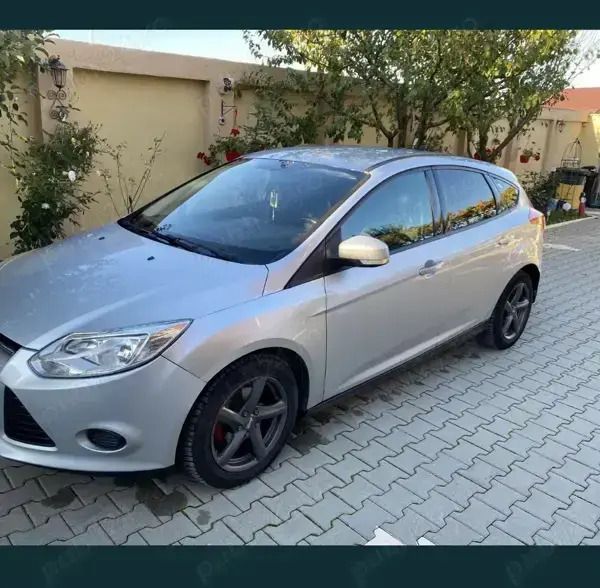 Utilizat 2012 Ford Focus Hatchback | 3.600 EUR (Super Preț) - Imagine 1/4
