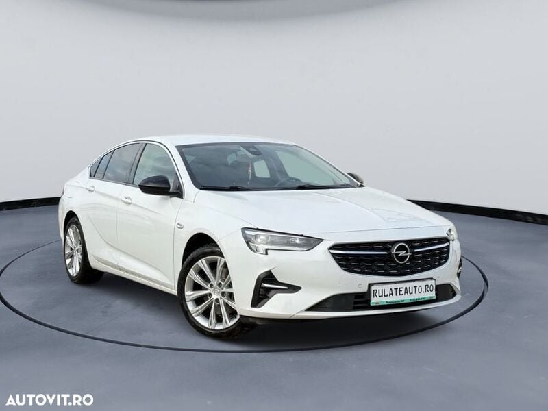 Alb Utilizat 2021 Opel Insignia Innovation Berlinǎ | 16.200 EUR (Preț bun) - Imagine 1/4