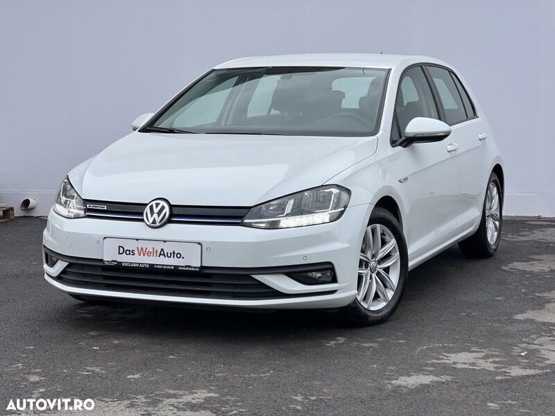 Alb Utilizat 2020 VW Golf VIII Hatchback | 13.804 EUR (Super Preț) - Imagine 1/4