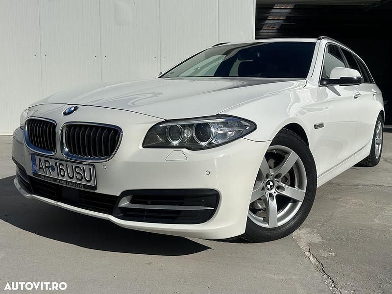 Second-hand BMW 520 Sport Line 190 CP (139 kW) 2015 Culoarealb Break