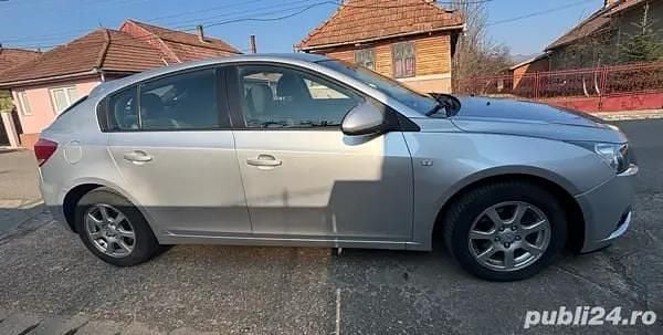 Utilizat 2012 Chevrolet Cruze Hatchback | 2.950 EUR (Super Preț) - Imagine 1/4