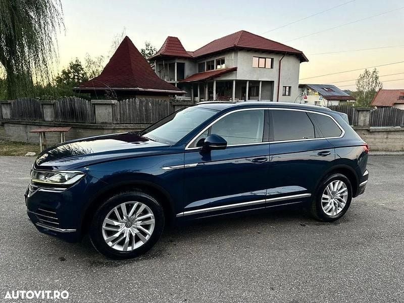 Culoarealbastru Utilizat 2019 VW Touareg SUV | 26.650 EUR (Preț bun) - Imagine 1/4