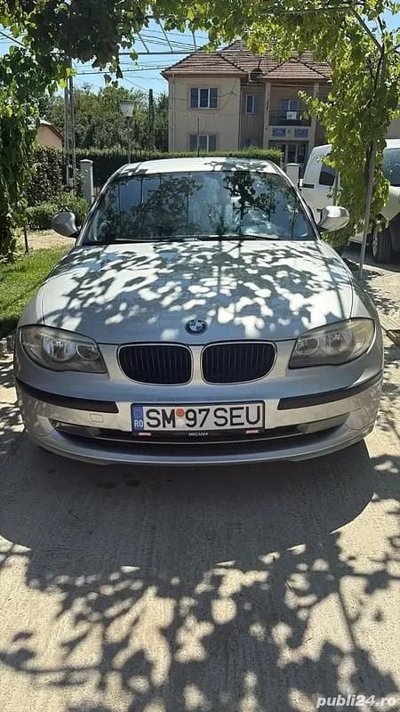 Argintiu Utilizat 2009 BMW 116 Hatchback | 3.000 EUR - Imagine 1/4