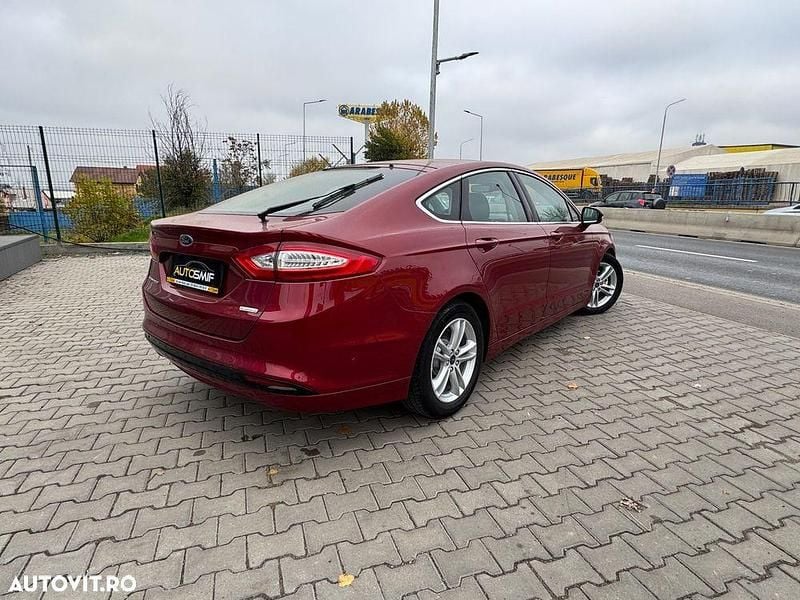 Second-hand Ford Mondeo Titanium 160 CP (117 kW) 2015 Culoarerosu Berlinǎ