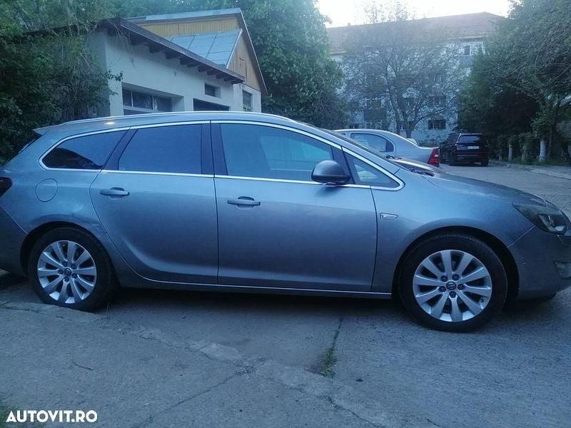 Culoaregri Utilizat 2011 Opel Astra Break | 4.300 EUR (Preț OK) - Imagine 1/4