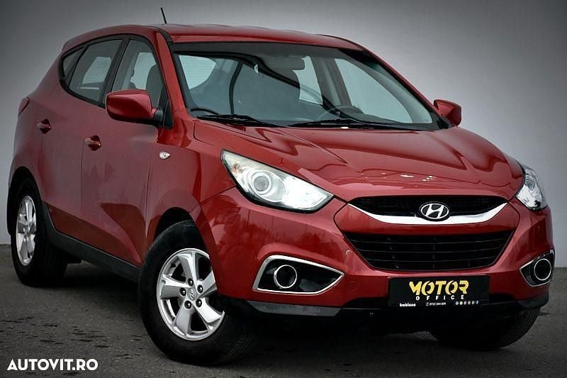 Second-hand Hyundai ix35 Comfort 116 CP (85 kW) 2011 Culoarerosu SUV