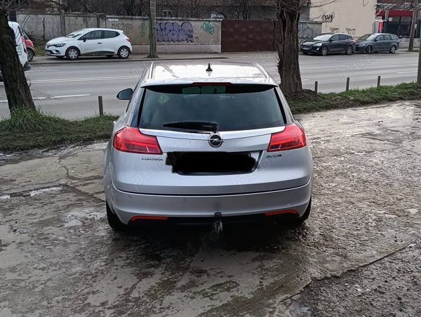 Second-hand Opel Insignia 131 CP (96 kW) 2012 Gri Break