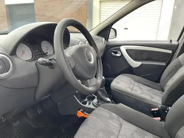 Second-hand Dacia Logan MCV Lauréate 75 CP (55 kW) 2009 Break