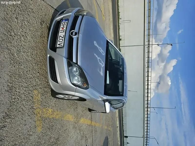 Second-hand Opel Astra 126 CP (92 kW) 2004 Gri Hatchback