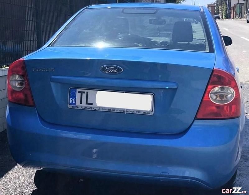 Second-hand Ford Focus 100 CP (73 kW) 2010 Albastru Berlinǎ