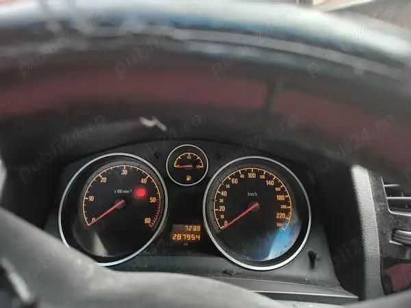 Utilizat 2010 Opel Zafira Monovolum | 3.430 EUR (Puțin scump) - Imagine 1/4
