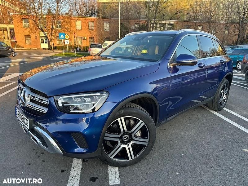 Albastru Utilizat 2021 Mercedes GLC300e SUV | 34.999 EUR (Preț bun) - Imagine 1/4