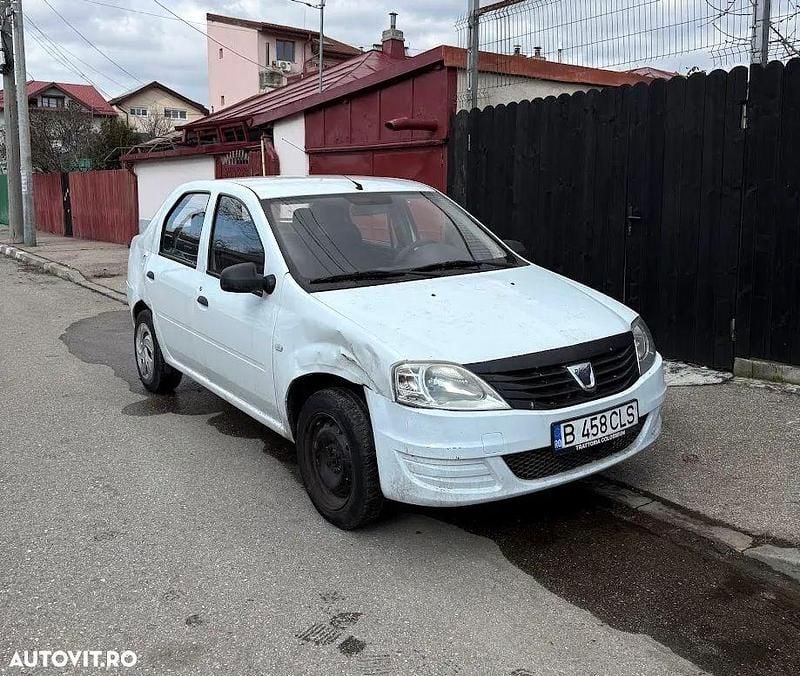 Culoarealb Utilizat 2012 Dacia Logan Berlinǎ | 1.300 EUR (Super Preț) - Imagine 1/4