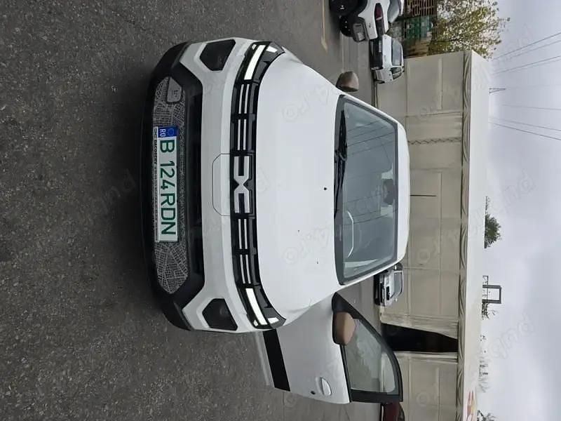 Alb Utilizat 2024 Dacia Spring Extreme Hatchback | 17.000 EUR - Imagine 1/4