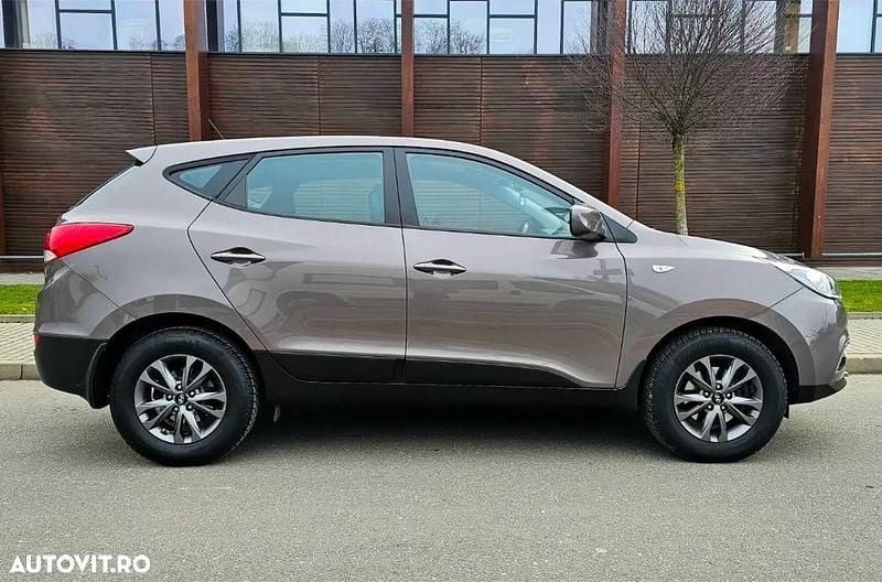 Second-hand Hyundai ix35 Finale 136 CP (100 kW) 2016 Culoaremaro SUV