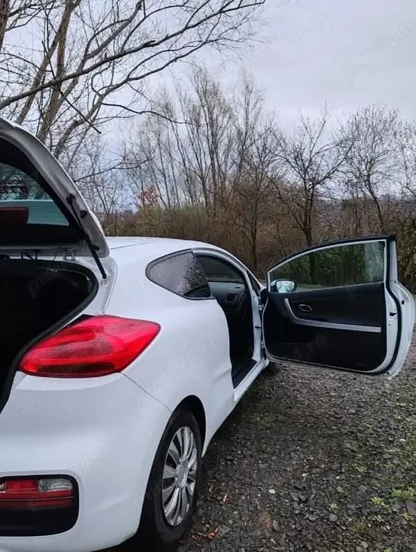 Second-hand Kia ProCeed 100 CP (73 kW) 2015 Alb Hatchback